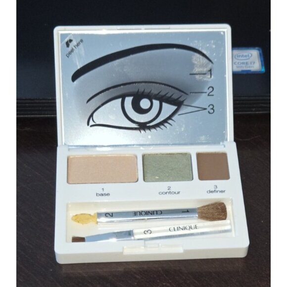 CLINIQUE Colour Surge Eye Shadow Trio Stay Matte Sable Shimmer Sage & Day Break - Picture 5 of 5